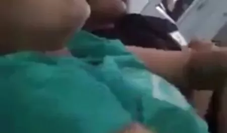 - பசுமையான டேவன் காற்று அம்மா, தனியா, ஆபாச பொம்மைகள் குத