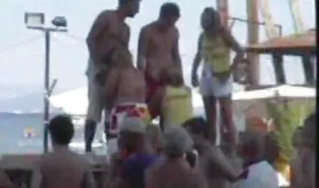 பங்கு நாடகம் ஒரு சூடான ஆபாச milfy காலுறைகள் புதர் பருத்தி உள்ளாடைகளை